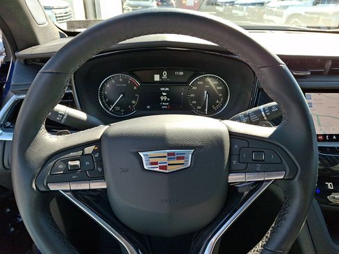 Used 2025 Cadillac XT6 Premium Luxury image 22