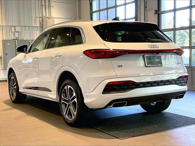Used 2025 Audi Q5 Premium w/ 19" Wheel Package AWD/4WD image 4
