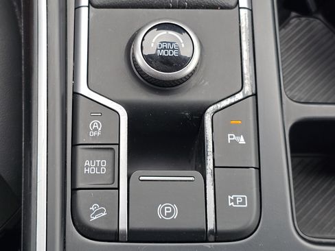 Used 2024 Kia Sorento S FWD image 11