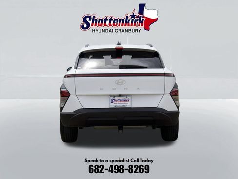 Used 2025 Hyundai Kona SEL FWD image 7