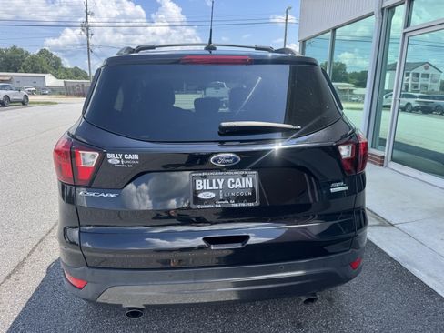Used 2019 Ford Escape SEL FWD image 3