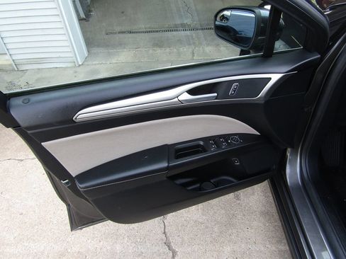 Used 2018 Ford Fusion S FWD image 24