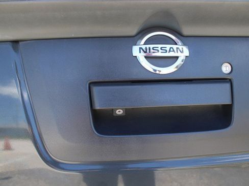 Used 2015 Nissan Frontier SV w/ SV Value Truck Package RWD image 6