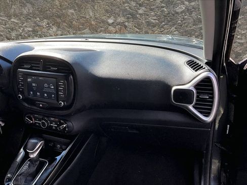 Used 2021 Kia Soul S FWD image 15