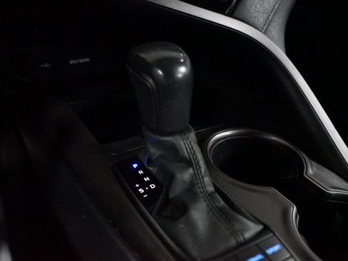Used 2022 Toyota Camry SE FWD image 21