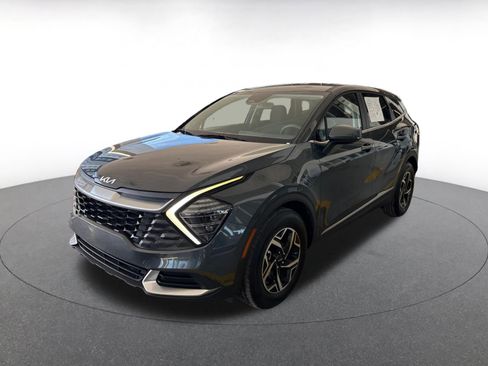 Used 2025 Kia Sportage LX image 4