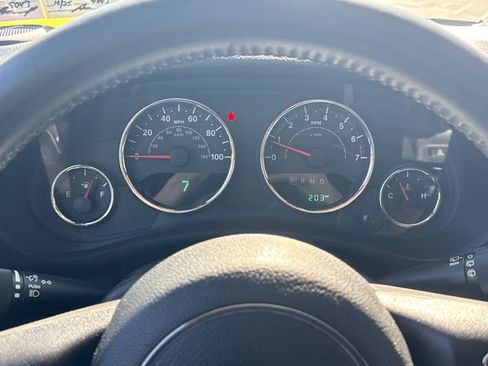 Used 2016 Jeep Wrangler Unlimited Sahara w/ Connectivity Group AWD/4WD image 23