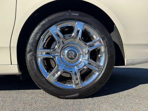 Used 2013 Rolls-Royce Ghost REAR THEATRE / MASSAGE SEATS / image 79