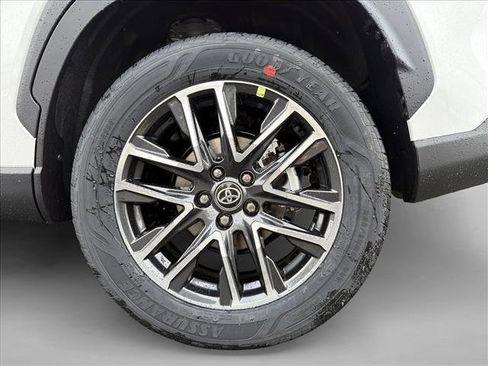 New 2026 Toyota Corolla Cross XLE image 9