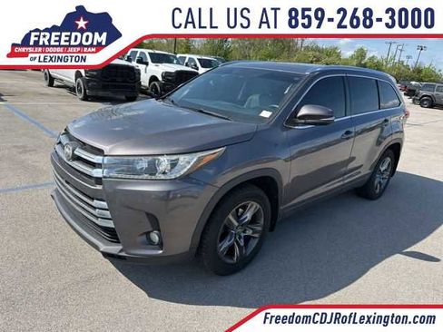 Used 2017 Toyota Highlander Limited Platinum image 1