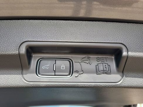 Used 2023 Ford Explorer XLT w/ Equipment Group 202A RWD image 7