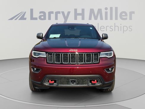 Used 2017 Jeep Grand Cherokee Trailhawk w/ Trailhawk Luxury Group AWD/4WD image 8