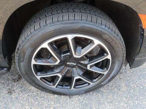 Used 2022 Chevrolet Tahoe RST w/ Luxury Package AWD/4WD image 13