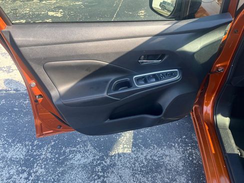 Used 2021 Nissan Versa SR w/ Trunk Package FWD image 11