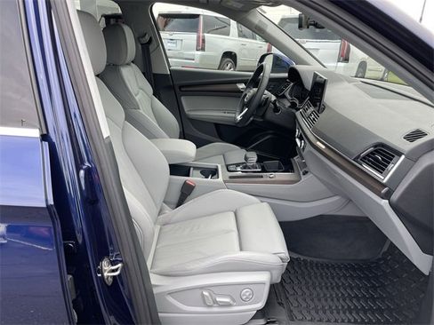 Used 2025 Audi Q5 2.0T Premium Plus w/ Premium Plus Package image 17