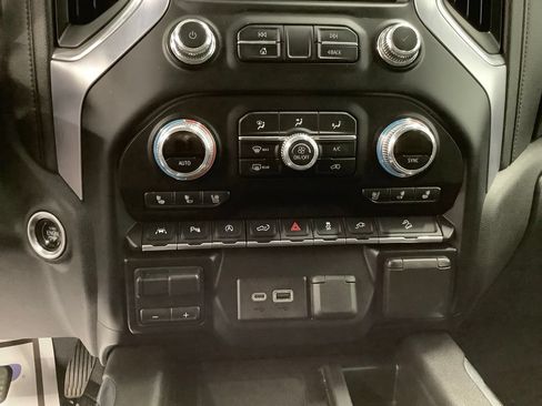 Used 2019 GMC Sierra 1500 SLT w/ SLT Premium Plus Package AWD/4WD image 24