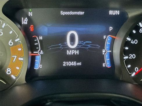 Used 2024 Jeep Compass Latitude w/ Sun and Sound Group AWD/4WD image 13