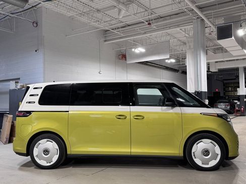 New 2025 Volkswagen ID. Buzz 1st Edition image 7