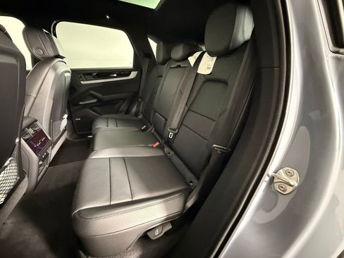 New 2026 Porsche Cayenne image 24