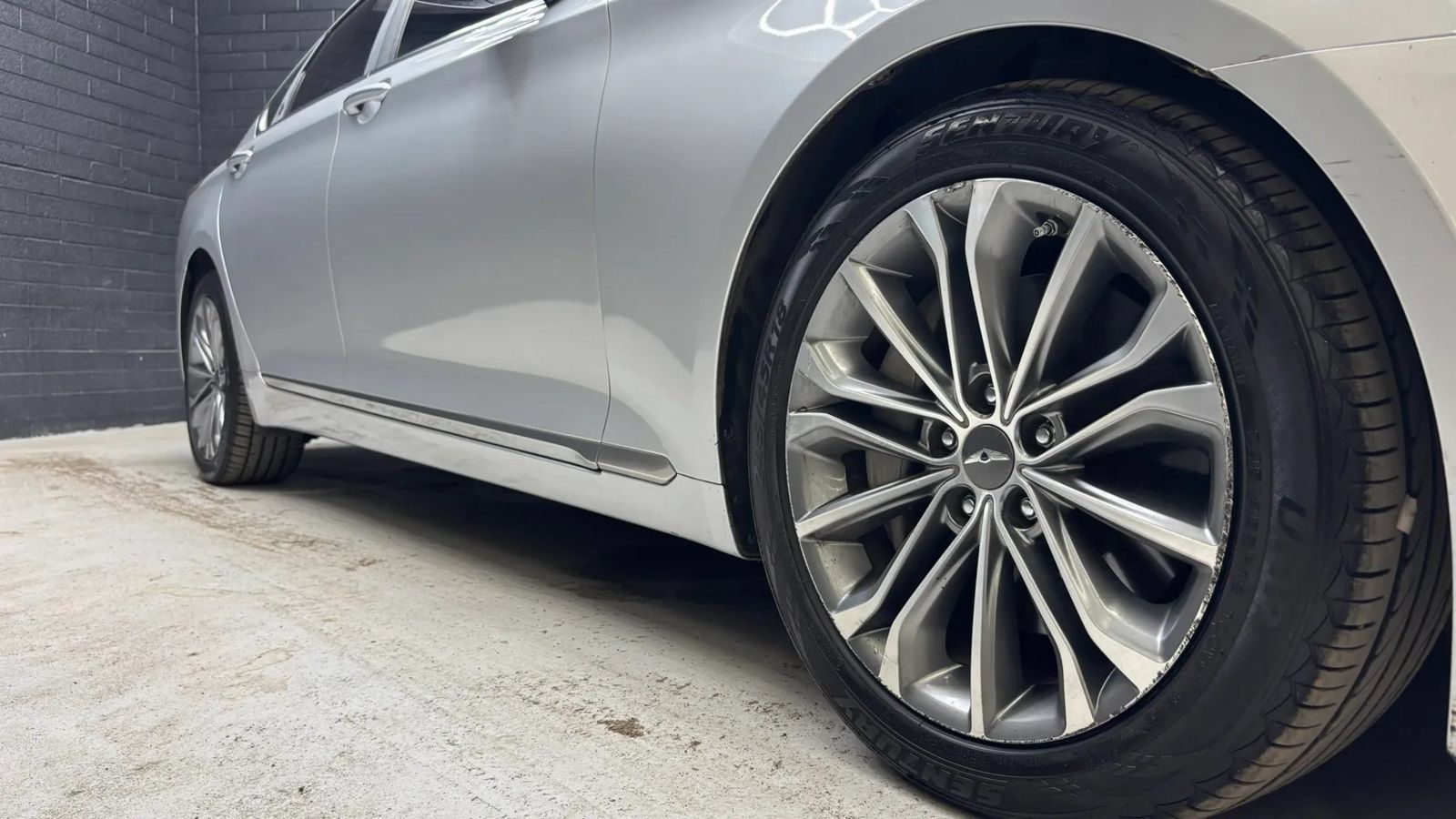 Used 2015 Hyundai Genesis 3.8 RWD image 5