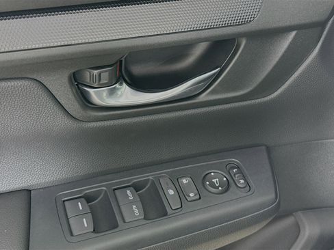 Certified 2025 Honda CR-V EX image 20