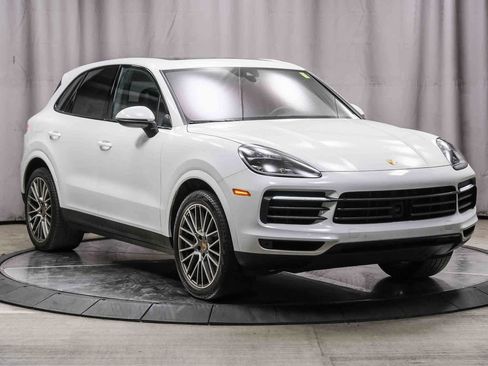 Used 2022 Porsche Cayenne Platinum Edition image 5
