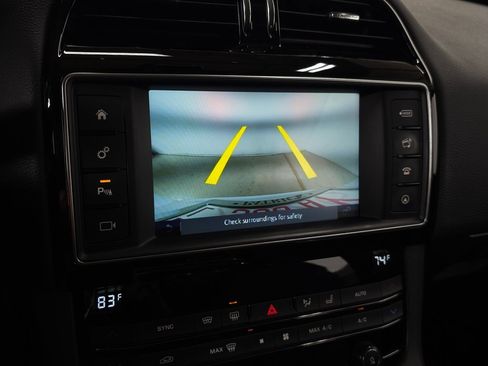 Used 2018 Jaguar F-PACE Prestige image 28