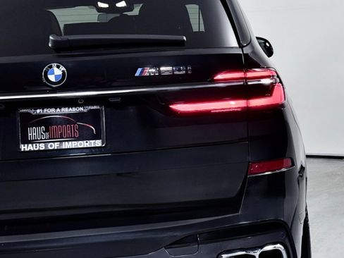 Used 2023 BMW X7 M60i w/ Climate Comfort Package image 14