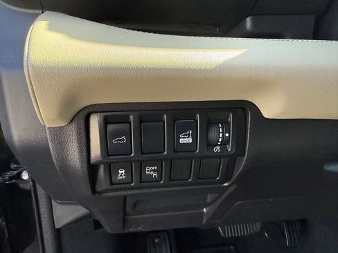 Used 2019 Subaru Ascent Limited AWD/4WD image 12