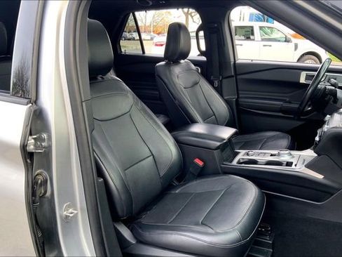 Used 2020 Ford Explorer Limited w/ Class III Trailer Tow Package image 7