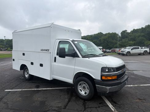 New 2026 Chevrolet Express 3500 w/ Power Convenience Package RWD image 7