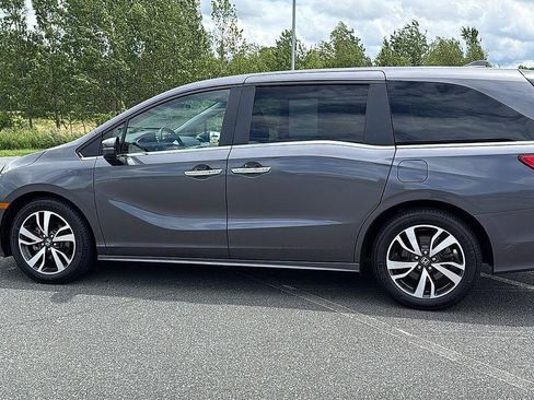 Used 2023 Honda Odyssey Touring image 11