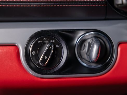 Used 2025 Porsche 718 Cayman RWD image 29