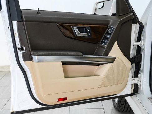 Used 2013 Mercedes-Benz GLK 350 2WD image 32