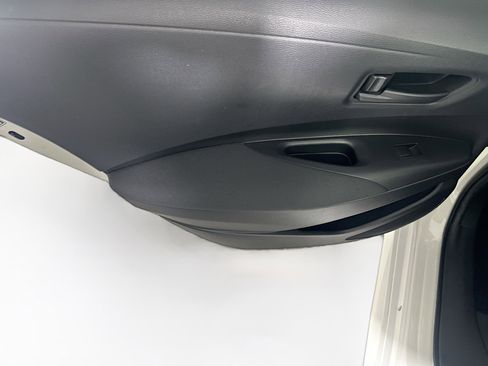 Used 2022 Toyota Corolla LE w/ Carpet Mat Package (TMS) image 26