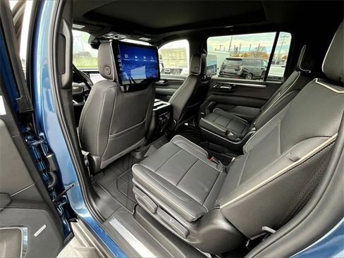 New 2026 Chevrolet Suburban Premier image 13