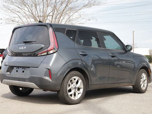 Used 2023 Kia Soul LX w/ LX Technology Package image 5