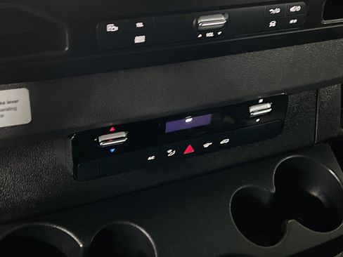 Used 2024 Mercedes-Benz Sprinter 2500 image 26