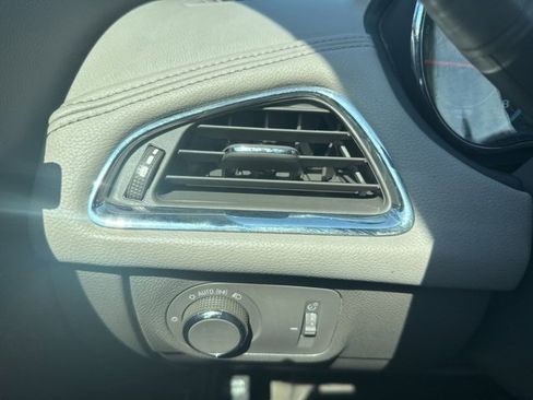 Used 2018 Chevrolet Cruze Premier w/ Enhanced Convenience Package image 18