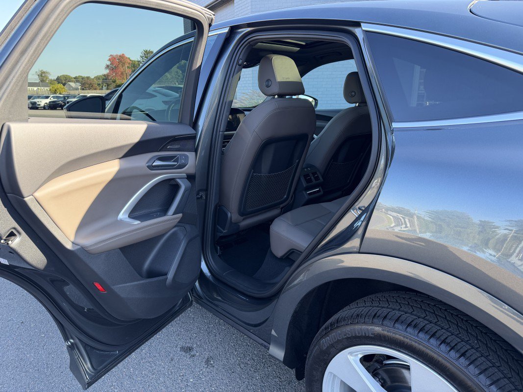 Used 2025 Audi Q5 Premium Plus w/ Premium Plus AWD/4WD image 17