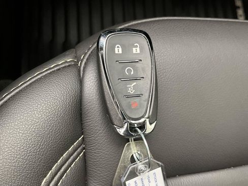 Certified 2023 Chevrolet Traverse LT w/ LT Premium Package AWD/4WD image 32