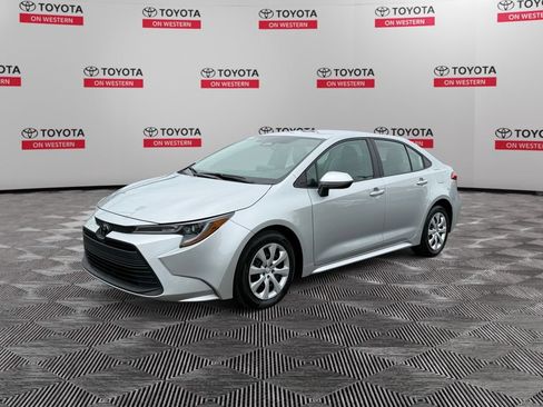 Used 2025 Toyota Corolla LE FWD image 1