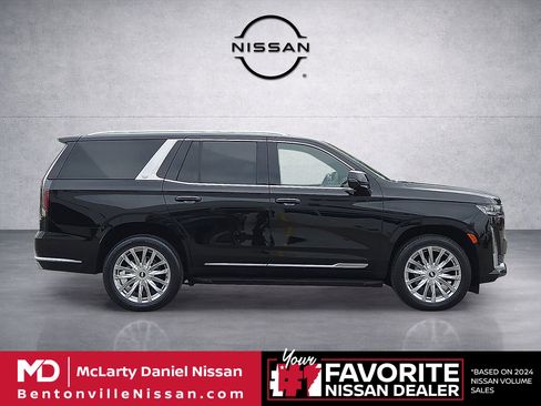 Used 2023 Cadillac Escalade Premium Luxury w/ Performance Package AWD/4WD image 6