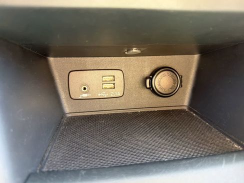 Certified 2023 Subaru Forester Premium AWD/4WD image 33