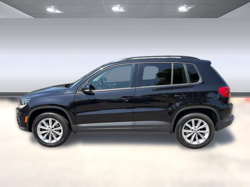 Used 2017 Volkswagen Tiguan S FWD image 2