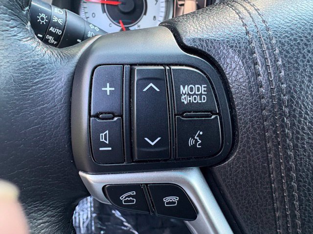 Used 2015 Toyota Sienna SE FWD image 27