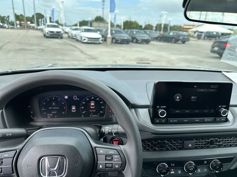 Used 2025 Honda Accord LX image 25