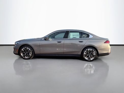 New 2026 BMW 530i w/ Convenience Package image 6