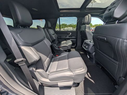 New 2026 Ford Expedition Platinum w/ Stealth Appearance Package AWD/4WD image 7