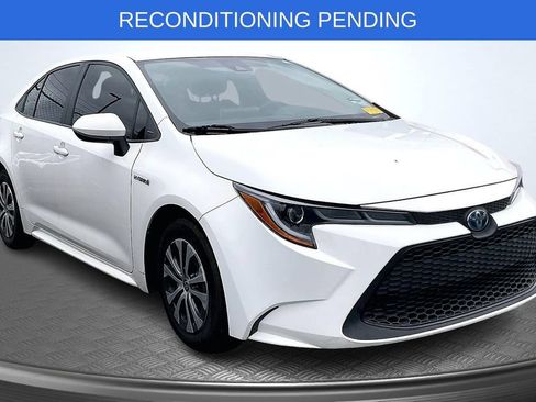 Used 2020 Toyota Corolla LE FWD image 1